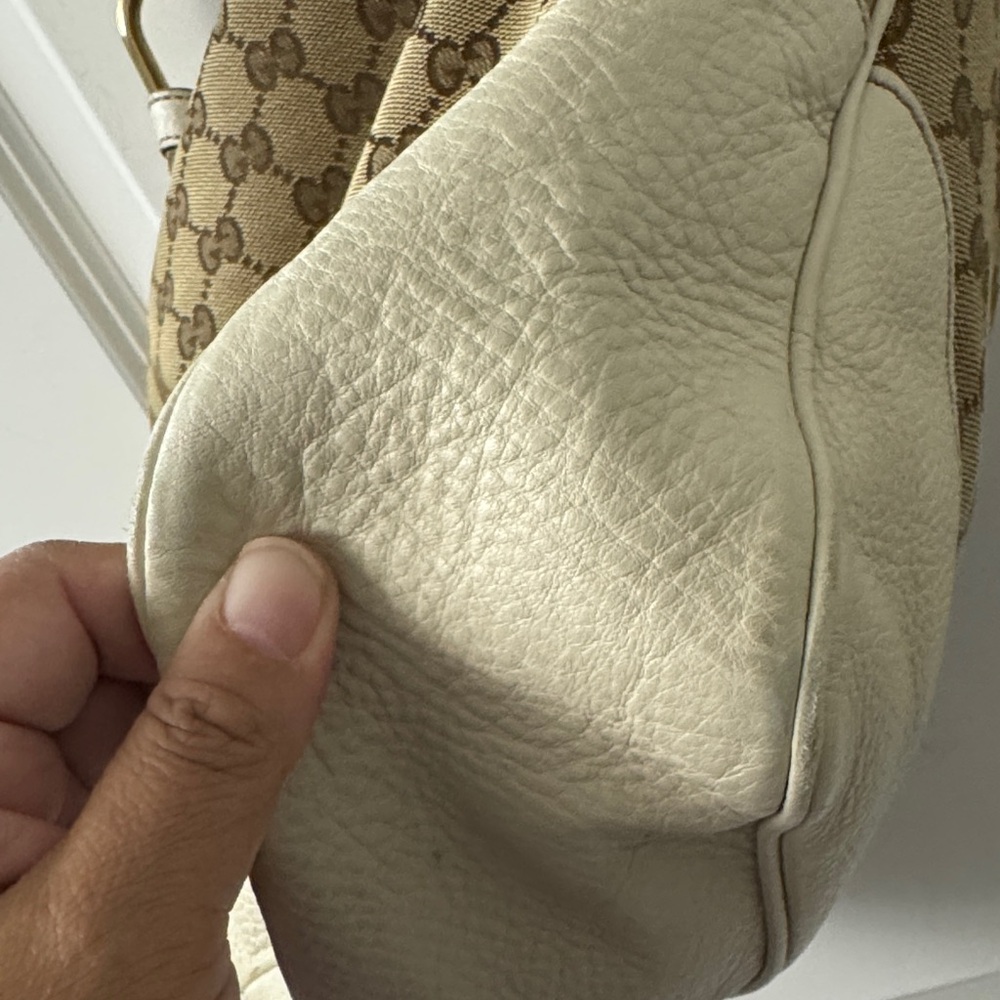 🔴SOLD!!!!🔴Gucci Tan and Cream Hobo Bag - Picture 4 of 12